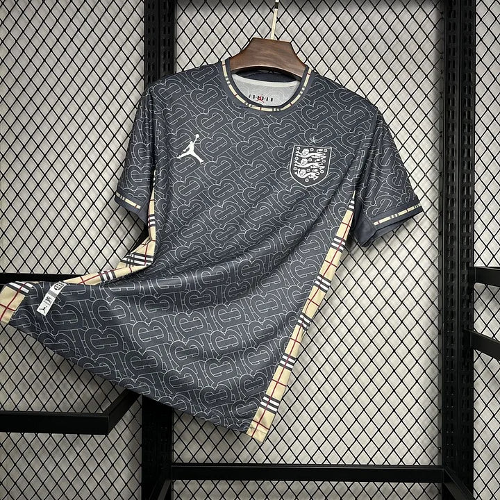 Maillot Angleterre foot concept Burberry 2024 2025 Maison To Sport